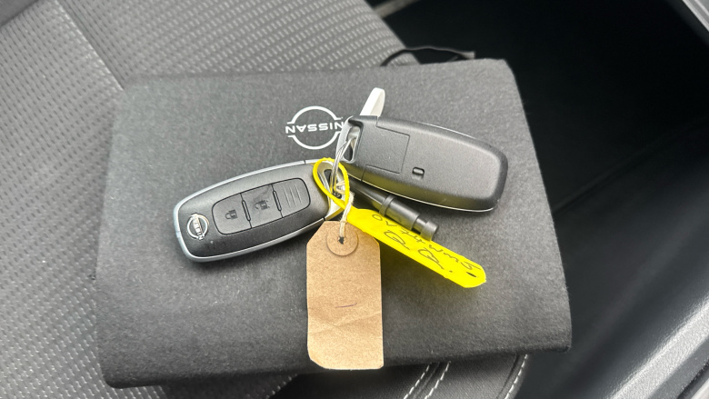 Nissan Qashqai 1.3 DiG-T MH 158 Acenta Premium 5dr Xtronic Petrol Hatchback